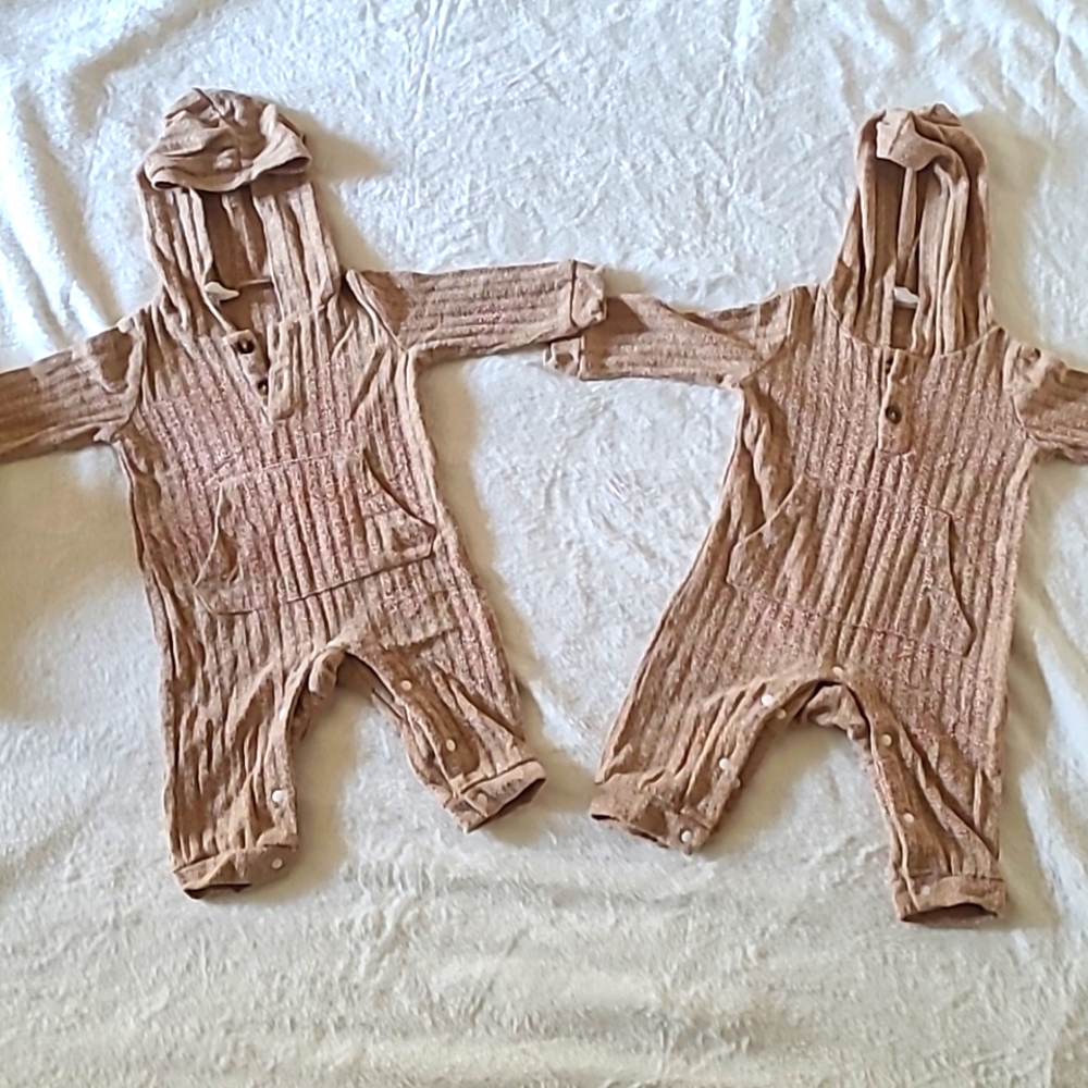 Unisex rompers for twins